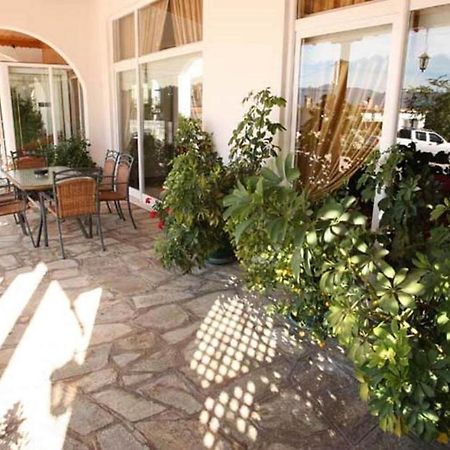 Filoxenia Hotel Коница Екстериор снимка