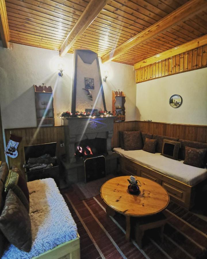 Filoxenia Hotel Коница Екстериор снимка