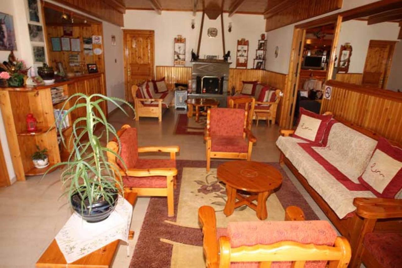 Filoxenia Hotel Коница Екстериор снимка