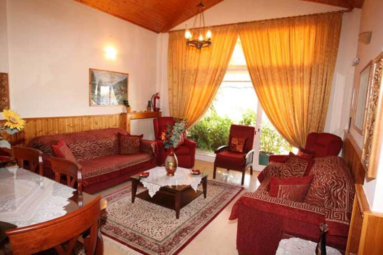Filoxenia Hotel Коница Екстериор снимка